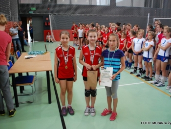 Sukcesy siatkarek UKS-u ATOM ŻYWIEC - zdjęcie1