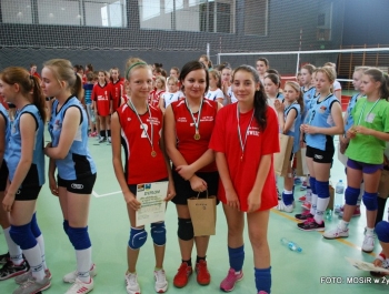 Sukcesy siatkarek UKS-u ATOM ŻYWIEC - zdjęcie4