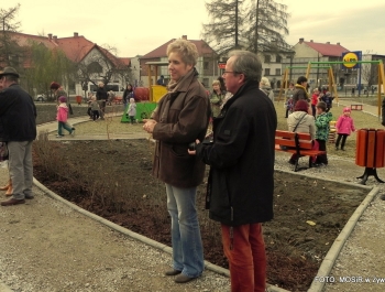 NOWY, BEZPIECZNY PLAC ZABAW NA OSIEDLU  MŁODYCH od 12.XI.2014 - zdjęcie71