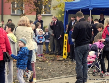 NOWY, BEZPIECZNY PLAC ZABAW NA OSIEDLU  MŁODYCH od 12.XI.2014 - zdjęcie69