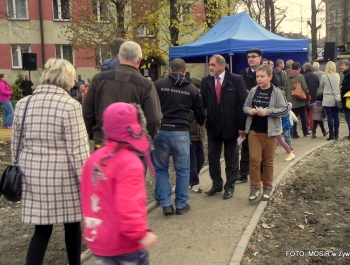 NOWY, BEZPIECZNY PLAC ZABAW NA OSIEDLU  MŁODYCH od 12.XI.2014 - zdjęcie66