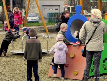 NOWY, BEZPIECZNY PLAC ZABAW NA OSIEDLU  MŁODYCH od 12.XI.2014 - zdjęcie58