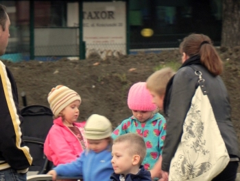 NOWY, BEZPIECZNY PLAC ZABAW NA OSIEDLU  MŁODYCH od 12.XI.2014 - zdjęcie42