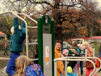 NOWY, BEZPIECZNY PLAC ZABAW NA OSIEDLU  MŁODYCH od 12.XI.2014 - zdjęcie36