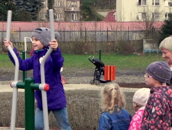 NOWY, BEZPIECZNY PLAC ZABAW NA OSIEDLU  MŁODYCH od 12.XI.2014 - zdjęcie35