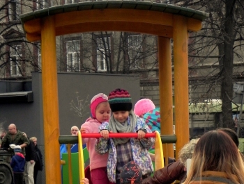 NOWY, BEZPIECZNY PLAC ZABAW NA OSIEDLU  MŁODYCH od 12.XI.2014 - zdjęcie34