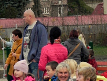 NOWY, BEZPIECZNY PLAC ZABAW NA OSIEDLU  MŁODYCH od 12.XI.2014 - zdjęcie29