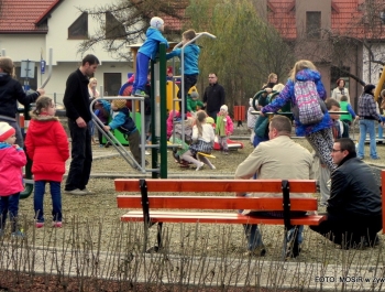 NOWY, BEZPIECZNY PLAC ZABAW NA OSIEDLU  MŁODYCH od 12.XI.2014 - zdjęcie24