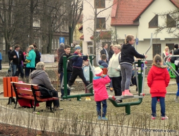 NOWY, BEZPIECZNY PLAC ZABAW NA OSIEDLU  MŁODYCH od 12.XI.2014 - zdjęcie23
