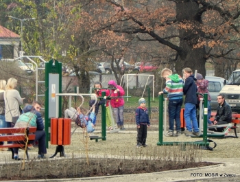 NOWY, BEZPIECZNY PLAC ZABAW NA OSIEDLU  MŁODYCH od 12.XI.2014 - zdjęcie19