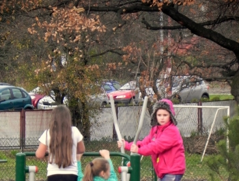 NOWY, BEZPIECZNY PLAC ZABAW NA OSIEDLU  MŁODYCH od 12.XI.2014 - zdjęcie16