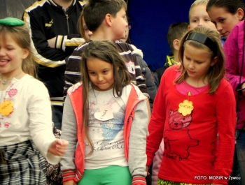 NOWY, BEZPIECZNY PLAC ZABAW NA OSIEDLU  MŁODYCH od 12.XI.2014 - zdjęcie6