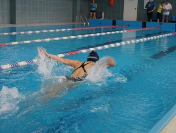 PŁYWACKA LIGA SZKOLNA - II EDYCJA. WYNIKI I FOTOREPORTAŻ - zdjęcie18