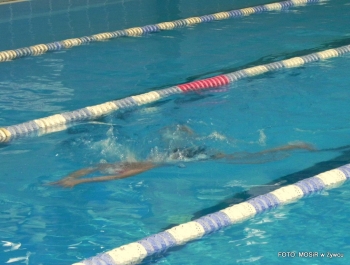 PŁYWACKA LIGA SZKOLNA - II EDYCJA. WYNIKI I FOTOREPORTAŻ - zdjęcie40