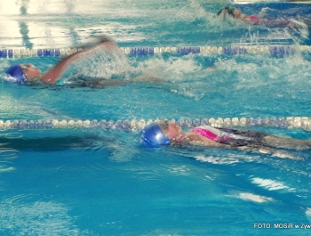 PŁYWACKA LIGA SZKOLNA - II EDYCJA. WYNIKI I FOTOREPORTAŻ - zdjęcie62