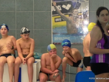 PŁYWACKA LIGA SZKOLNA - II EDYCJA. WYNIKI I FOTOREPORTAŻ - zdjęcie74
