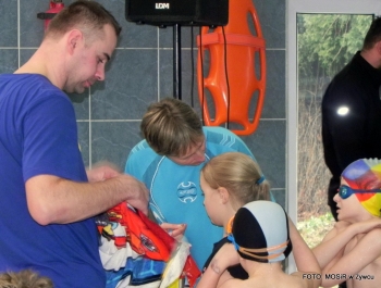 PŁYWACKA LIGA SZKOLNA - II EDYCJA. WYNIKI I FOTOREPORTAŻ - zdjęcie97