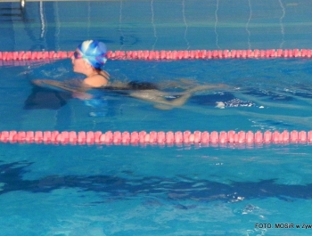 PŁYWACKA LIGA SZKOLNA - II EDYCJA. WYNIKI I FOTOREPORTAŻ - zdjęcie109