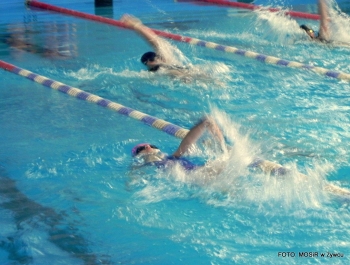 PŁYWACKA LIGA SZKOLNA - II EDYCJA. WYNIKI I FOTOREPORTAŻ - zdjęcie129