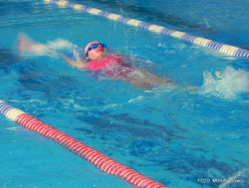 PŁYWACKA LIGA SZKOLNA - II EDYCJA. WYNIKI I FOTOREPORTAŻ - zdjęcie131