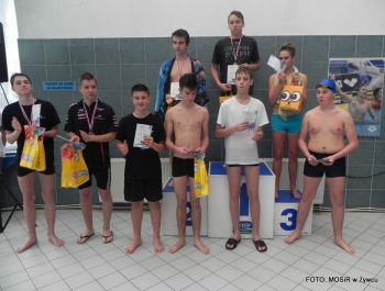 PŁYWACKA LIGA SZKOLNA - II EDYCJA. WYNIKI I FOTOREPORTAŻ - zdjęcie155