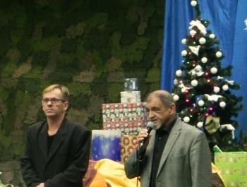 6.XII MIKOŁAJ NAGRADZAŁ ZWYCIĘZCÓW MIKOŁAJOWYCH ZAWODÓW PŁYWACKICH DLA UCZESTNIKÓW SZKÓŁKI MOSiR W ŻYWCU - zdjęcie6