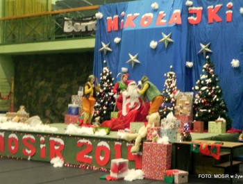 6.XII MIKOŁAJ NAGRADZAŁ ZWYCIĘZCÓW MIKOŁAJOWYCH ZAWODÓW PŁYWACKICH DLA UCZESTNIKÓW SZKÓŁKI MOSiR W ŻYWCU - zdjęcie51