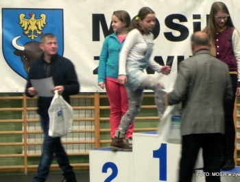 6.XII MIKOŁAJ NAGRADZAŁ ZWYCIĘZCÓW MIKOŁAJOWYCH ZAWODÓW PŁYWACKICH DLA UCZESTNIKÓW SZKÓŁKI MOSiR W ŻYWCU - zdjęcie45