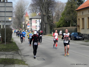 XVI PÓŁMARATON - PÓŁOFICJALNIE. FOTOGALERIA ŻYWIEC 29.III.2015 - zdjęcie77