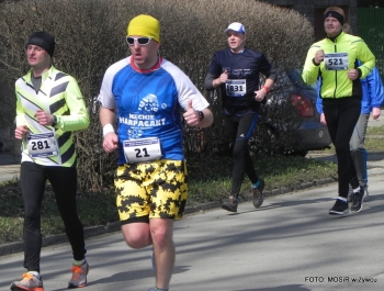 XVI PÓŁMARATON - PÓŁOFICJALNIE. FOTOGALERIA ŻYWIEC 29.III.2015 - zdjęcie60