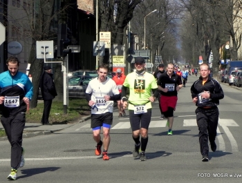 XVI PÓŁMARATON - PÓŁOFICJALNIE. FOTOGALERIA ŻYWIEC 29.III.2015 - zdjęcie48