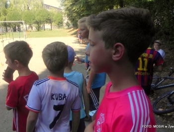 W UPALNY PONIEDZIAŁEK POŻEGNALIŚMY WAKACJE NA BOISKU PRZY SP 5 - zdjęcie23