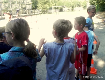 W UPALNY PONIEDZIAŁEK POŻEGNALIŚMY WAKACJE NA BOISKU PRZY SP 5 - zdjęcie21