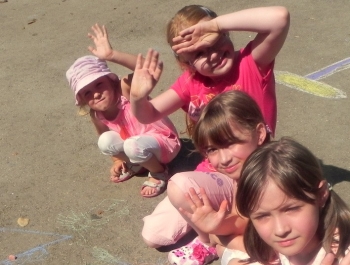 W UPALNY PONIEDZIAŁEK POŻEGNALIŚMY WAKACJE NA BOISKU PRZY SP 5 - zdjęcie13