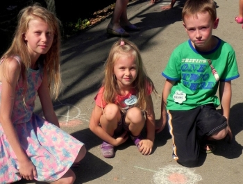 W UPALNY PONIEDZIAŁEK POŻEGNALIŚMY WAKACJE NA BOISKU PRZY SP 5 - zdjęcie11