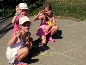 W UPALNY PONIEDZIAŁEK POŻEGNALIŚMY WAKACJE NA BOISKU PRZY SP 5 - zdjęcie9