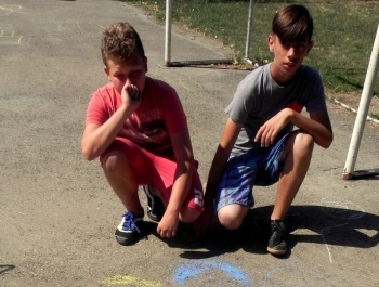 W UPALNY PONIEDZIAŁEK POŻEGNALIŚMY WAKACJE NA BOISKU PRZY SP 5 - zdjęcie6