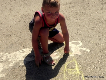 W UPALNY PONIEDZIAŁEK POŻEGNALIŚMY WAKACJE NA BOISKU PRZY SP 5 - zdjęcie5