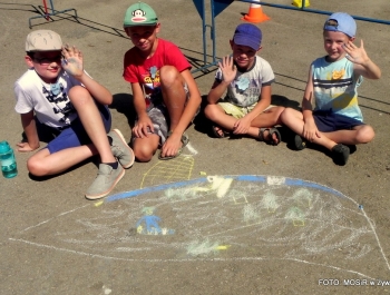 W UPALNY PONIEDZIAŁEK POŻEGNALIŚMY WAKACJE NA BOISKU PRZY SP 5 - zdjęcie4