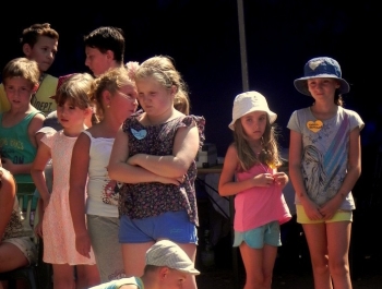 W UPALNY PONIEDZIAŁEK POŻEGNALIŚMY WAKACJE NA BOISKU PRZY SP 5 - zdjęcie2