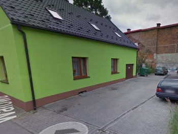 PARKING DLA KLIENTÓW SKLEPU I...SPORT Z TYŁU BUDYNKU, UL. WAŁOWA - zdjęcie1