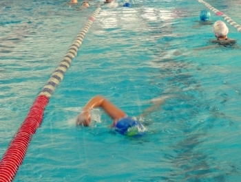 MIKOŁAJKOWE ZAWODY PŁYWACKIE I SPOTKANIE ZE ŚWIĘTYM MIKOŁAJEM - 2015. - zdjęcie66