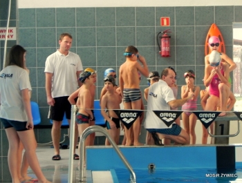 MIKOŁAJKOWE ZAWODY PŁYWACKIE I SPOTKANIE ZE ŚWIĘTYM MIKOŁAJEM - 2015. - zdjęcie64