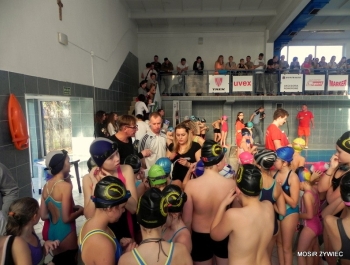 MIKOŁAJKOWE ZAWODY PŁYWACKIE I SPOTKANIE ZE ŚWIĘTYM MIKOŁAJEM - 2015. - zdjęcie57