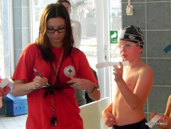 MIKOŁAJKOWE ZAWODY PŁYWACKIE I SPOTKANIE ZE ŚWIĘTYM MIKOŁAJEM - 2015. - zdjęcie47