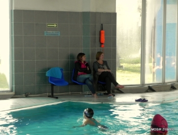 MIKOŁAJKOWE ZAWODY PŁYWACKIE I SPOTKANIE ZE ŚWIĘTYM MIKOŁAJEM - 2015. - zdjęcie46