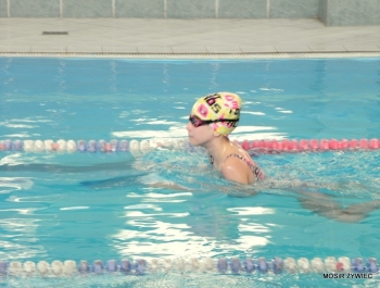 MIKOŁAJKOWE ZAWODY PŁYWACKIE I SPOTKANIE ZE ŚWIĘTYM MIKOŁAJEM - 2015. - zdjęcie43