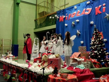 MIKOŁAJKOWE ZAWODY PŁYWACKIE I SPOTKANIE ZE ŚWIĘTYM MIKOŁAJEM - 2015. - zdjęcie18