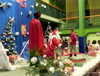 MIKOŁAJKOWE ZAWODY PŁYWACKIE I SPOTKANIE ZE ŚWIĘTYM MIKOŁAJEM - 2015. - zdjęcie15