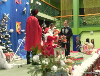 MIKOŁAJKOWE ZAWODY PŁYWACKIE I SPOTKANIE ZE ŚWIĘTYM MIKOŁAJEM - 2015. - zdjęcie14